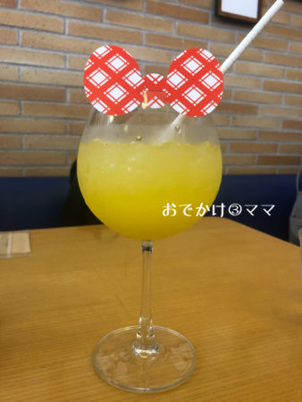 藤子・F・不二雄ミュージアムのレストランのドラミちゃんジュース